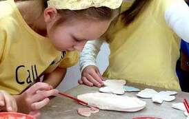 Szkliwienie w pracowni ceramicznej 11