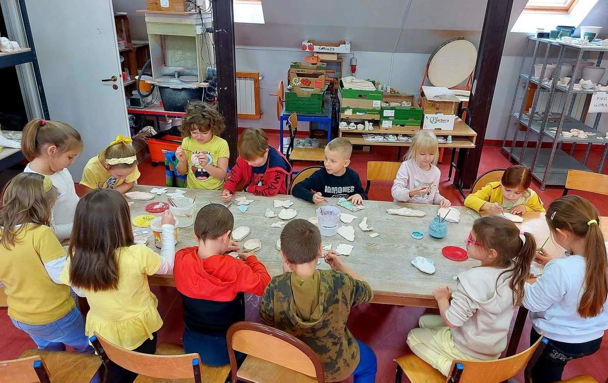 Zdjęcie do W pracowni ceramicznej