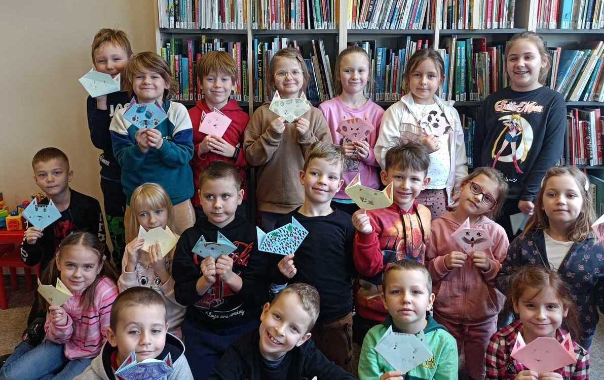 Zdjęcie do Dzień kota w Pedagogicznej Bibliotece Wojew&oacute;dzkiej w Błoniu. 