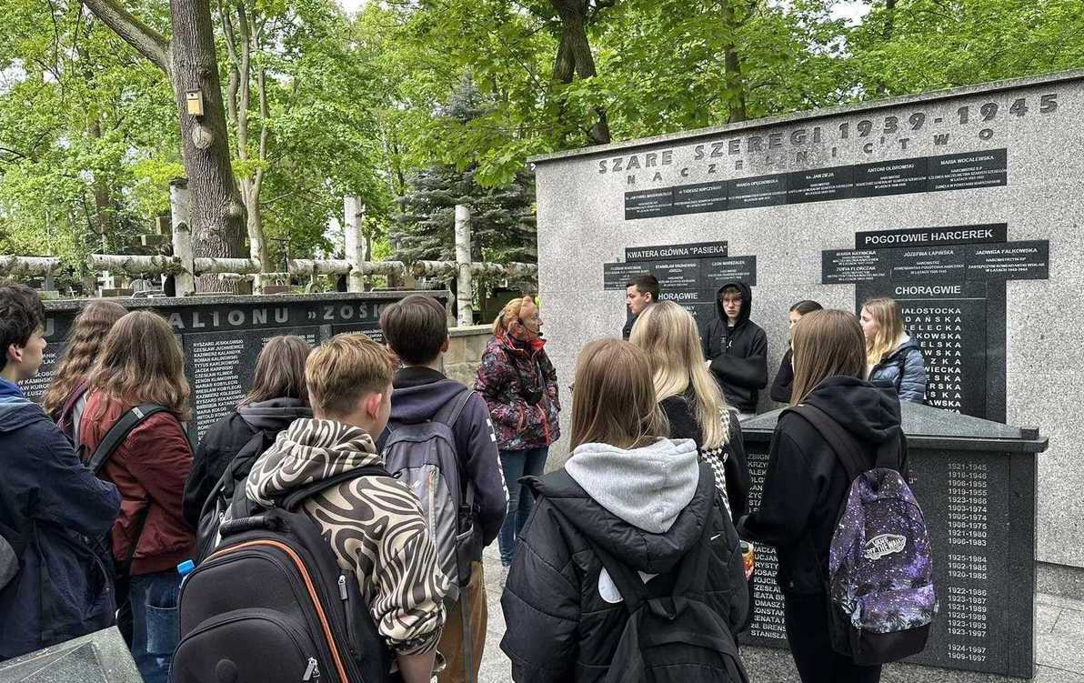 Zdjęcie do Wyjazdowa lekcja języka polskiego i historii.