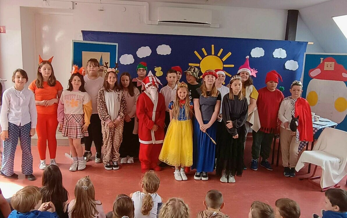 Zdjęcie do Przedstawienie Kr&oacute;lewna Śnieżka i siedmiu krasnoludk&oacute;w